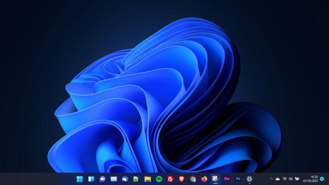 Bureau de Windows 11 avec le menu Démarrer centré