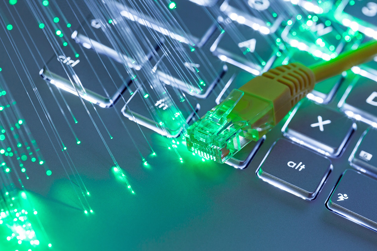 Installer et raccorder son logement à la fibre optique pour se connecter à internet en très haut débit