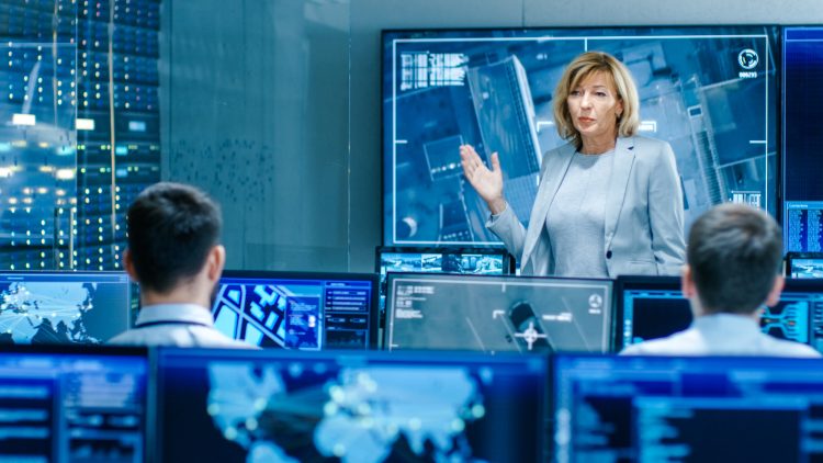 Réunion de travail entre experts en cybersécurité