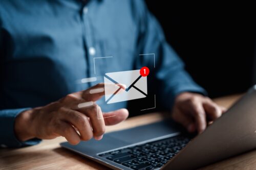 Découvrez comment les agences de cold email boostent votre prospection et transforment les défis en succès. Prêt à changer votre stratégie ?