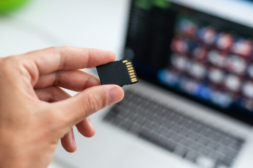 Vous avez perdu les données de votre carte SD à la suite d'un dommage ? Il est temps de récupérer vos précieux fichiers. Lisez l'article pour découvrir toutes les solutions correctes pour récupérer les données d'une carte SD endommagée.