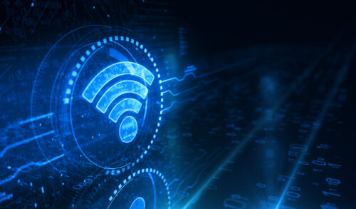 Risques du Wi-Fi public et protection des données par un VPN sur ordinateur portable