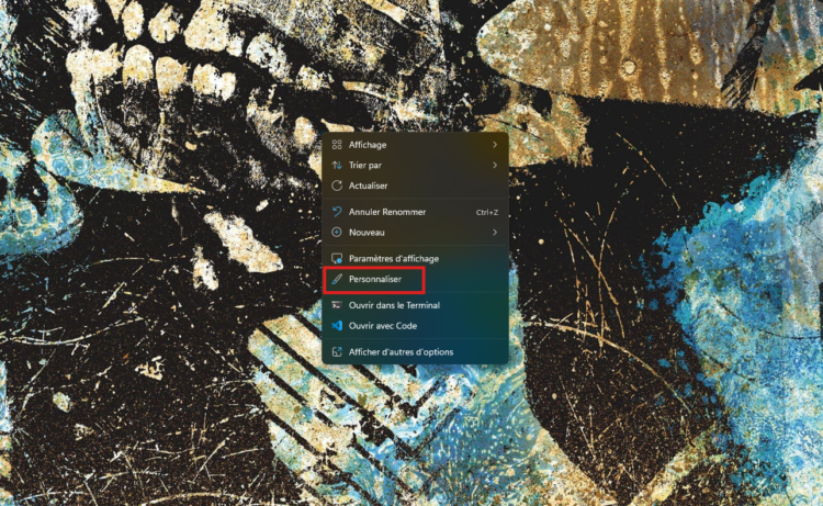 Faire un clic droit sur le bureau de Windows 11 et choisir Personnaliser dans le menu contextuel.