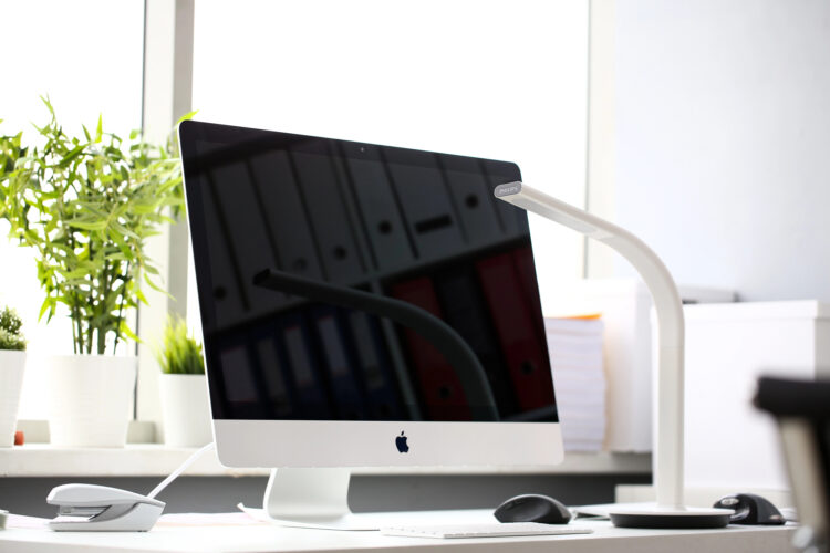 Pourquoi utiliser un ordinateur de bureau tout-en-un ? Ici, un mac