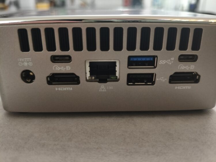 Connectique du GEEKOM A5