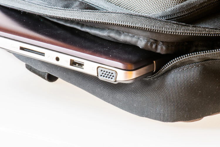 Un sac pour ordinateur vu en gros plan