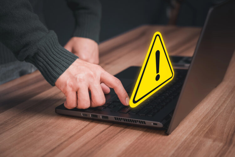 Les bons réflexes face à une alerte virus suspecte sur votre ordinateur