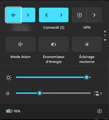 Paramètres rapides de Windows 11 avec la vignette VPN à côté des vignettes Wi-Fi et Bluetooth