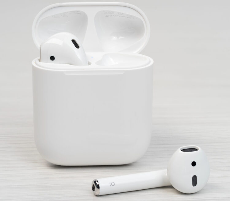 Des airpods ayant un problème de son