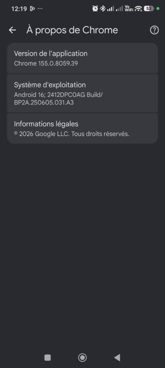 Écran À propos de Chrome sur Android indiquant la version 155 de l'application et le système Android 16